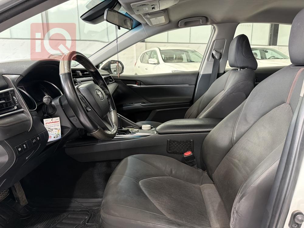 تۆیۆتا کامری